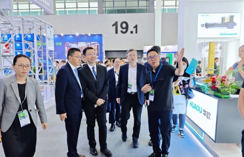 金石報(bào)道｜金石機(jī)器人在LET2024廣州物流展上火爆全場(chǎng)：總工程師劉金石先生接受央視、中國(guó)網(wǎng)、中國(guó)工業(yè)報(bào)等眾多權(quán)威媒體采訪(fǎng)！